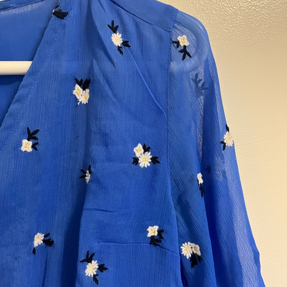 Wrap blouse - Picture 2 of 3